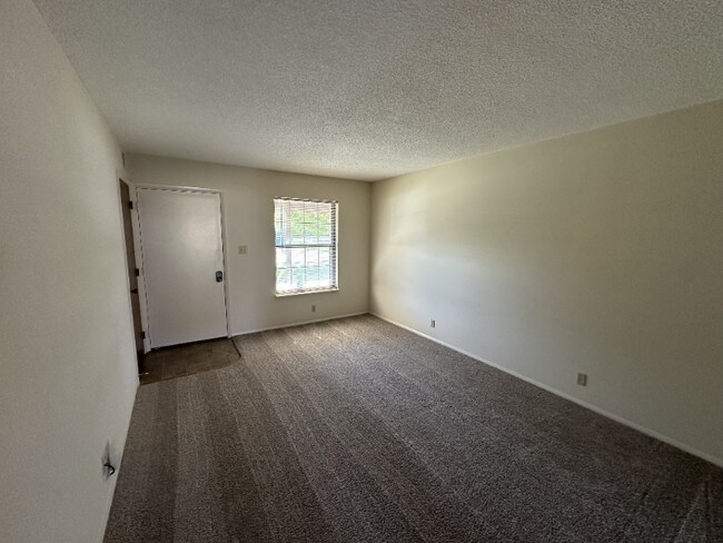 Foto del edificio - 701 Devonshire Dr