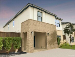 Building Photo - 26 Tyler Ave