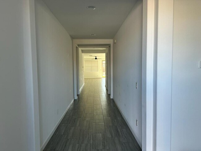 Foto del edificio - 249 E Leo Pl