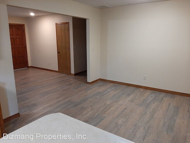 Building Photo - 3 br, 2 bath House - 4050 S. El Salvador Ave