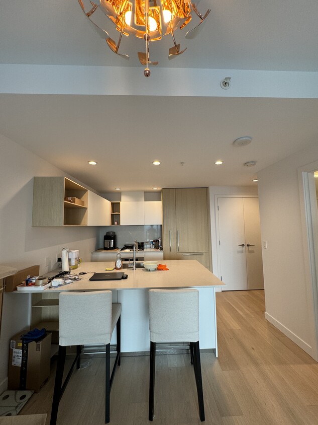 Photo principale - 6000 Mckay Av