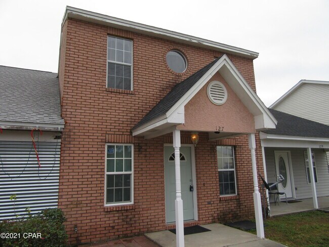 Building Photo - 127 Parker Village Cir