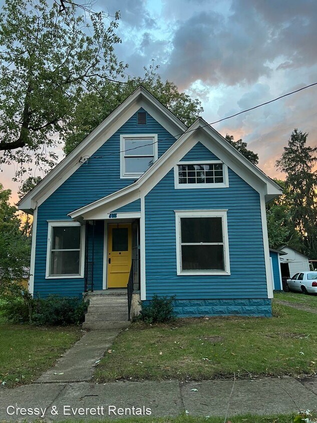 Primary Photo - 3 br, 2 bath House - 108 Cross St
