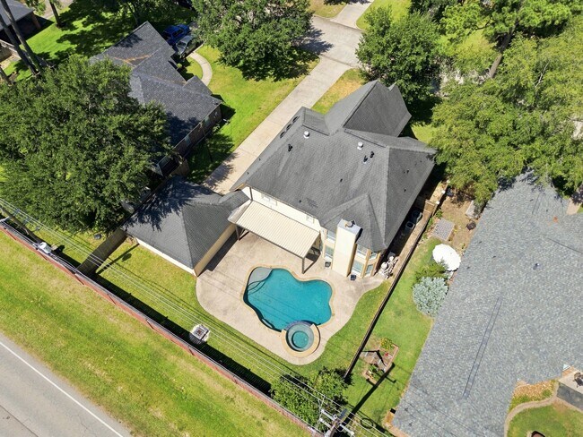 Foto del edificio - 24622 Okehampton Dr