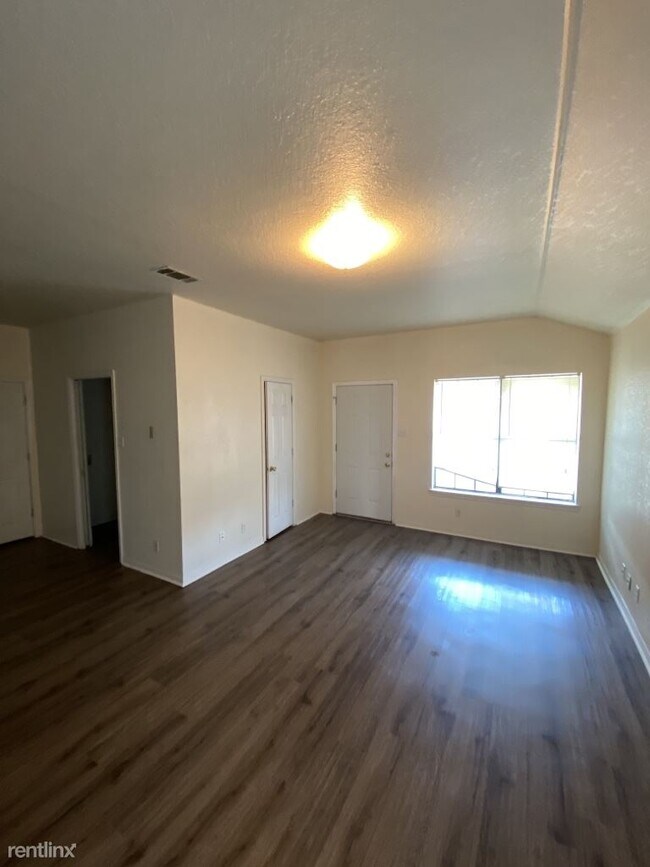 Foto del edificio - 3 br, 2 bath Duplex - 5208 Morning Glen Ln...