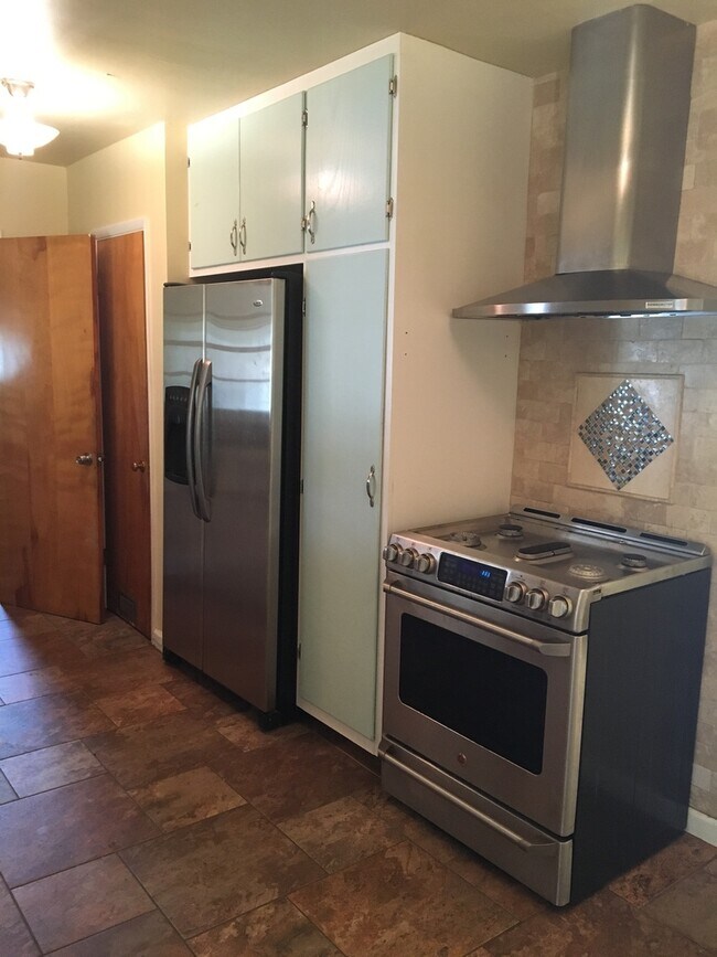 Foto del edificio - Lovely Longmont RANCHER for Lease!  Near O...