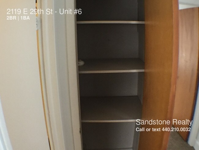 Building Photo - 2 Bedrooms Washer/Dryer Hookups