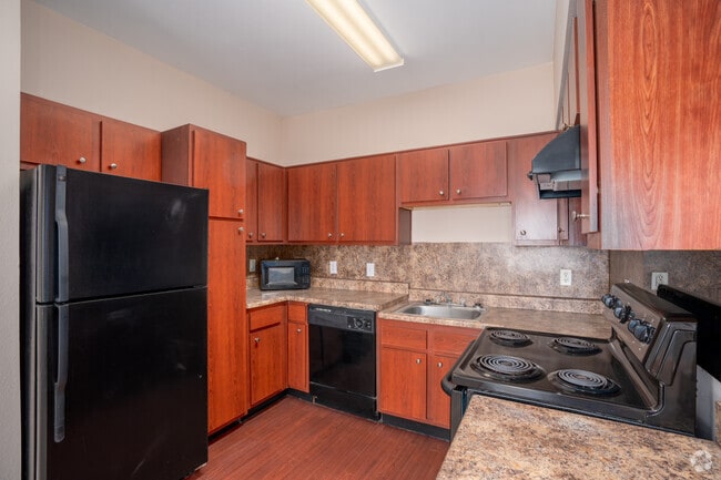 1BR, 1BA - 650SF - Kitchen - Uvalde Ranch Apartments