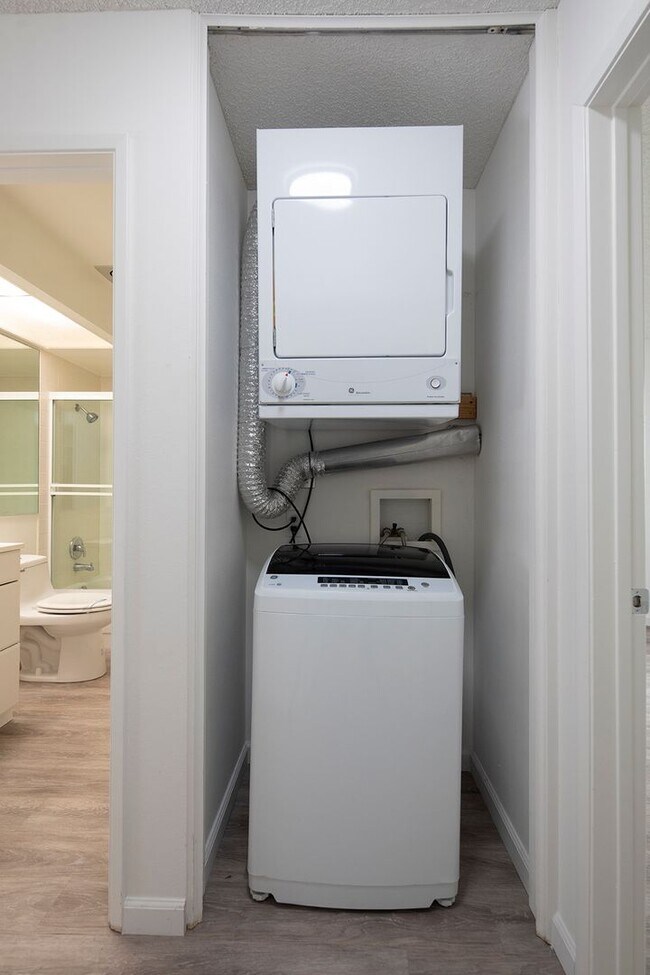 Foto del edificio - *OPEN HOUSE: 5/24 3-4PM* La Jolla 2BR with...