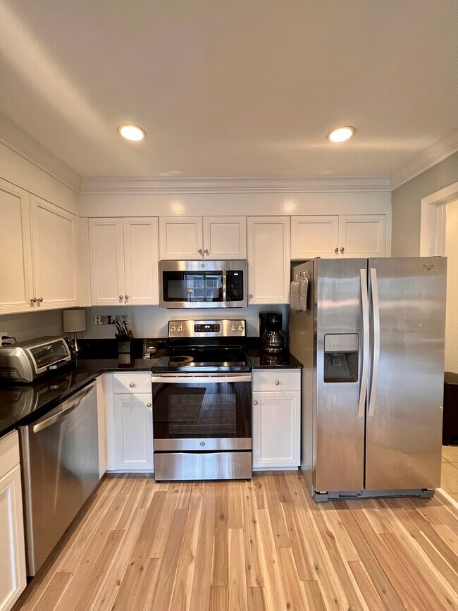 Kitchen - 1240 Fairmont Ave