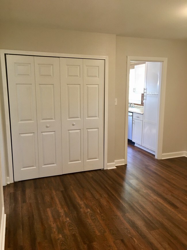 Building Photo - 206 Puller Dr