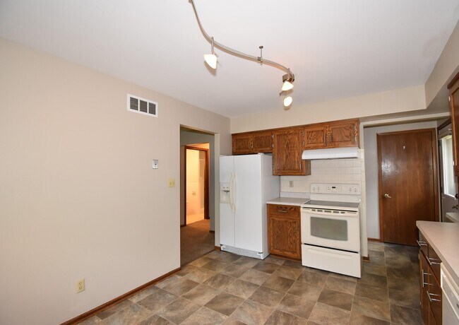 Building Photo - W56N491 Highland Dr