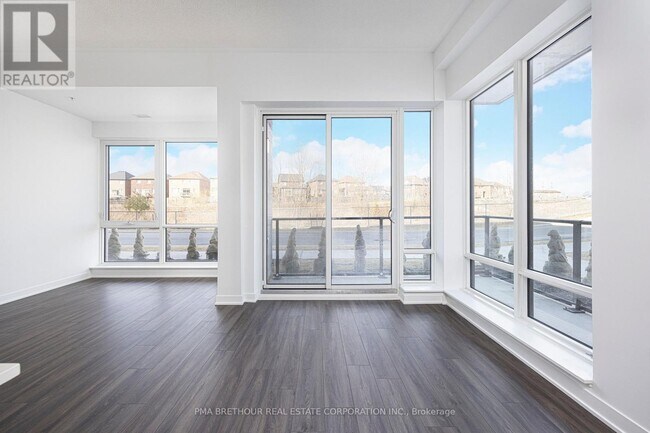 Photo du bâtiment - 385 Arctic Red Dr