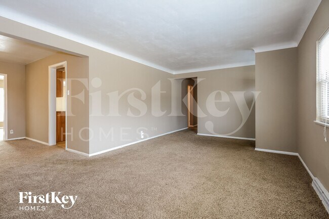 Foto del edificio - 6114 Fee Fee Rd