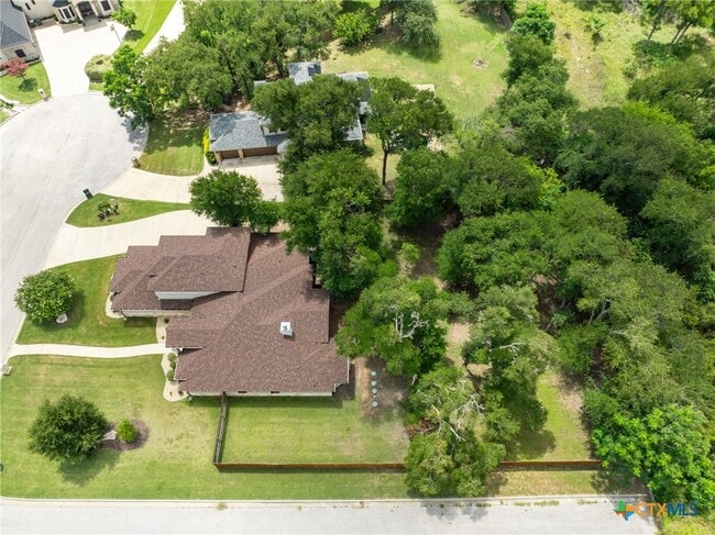 Building Photo - 1010 Woodland Bend Cir