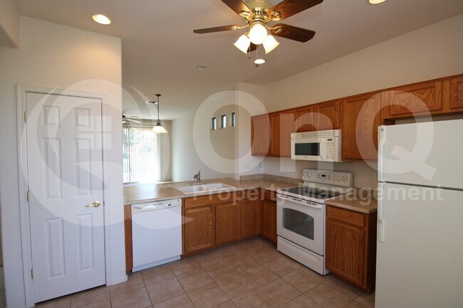 Foto del edificio - 42599 W Candyland Pl