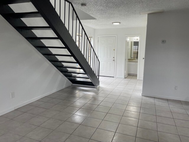 Foto del edificio - 2310 Capitan Dr