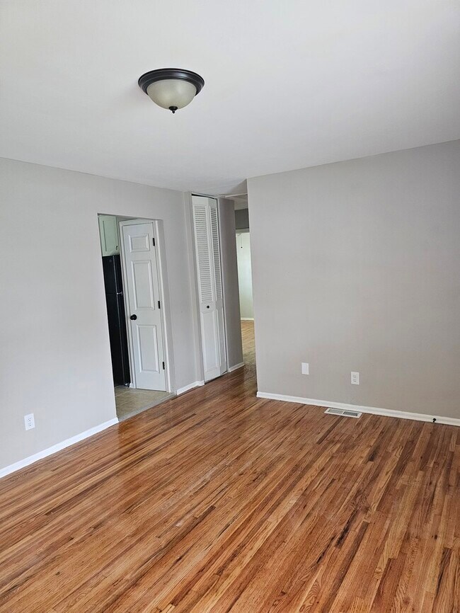 Foto del edificio - HALF OFF FIST MONTH'S RENT!