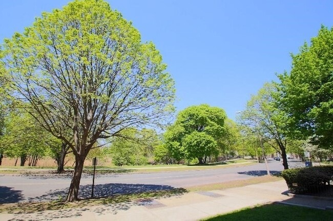 Building Photo - 44 Fenway