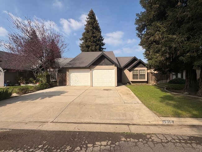 Foto del edificio - Beautiful 3 bedroom Home for rent in Visalia, Ca