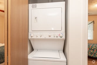 2BR, 1BA - 930 SF - Washer & Dryer - Rock Creek Apartments