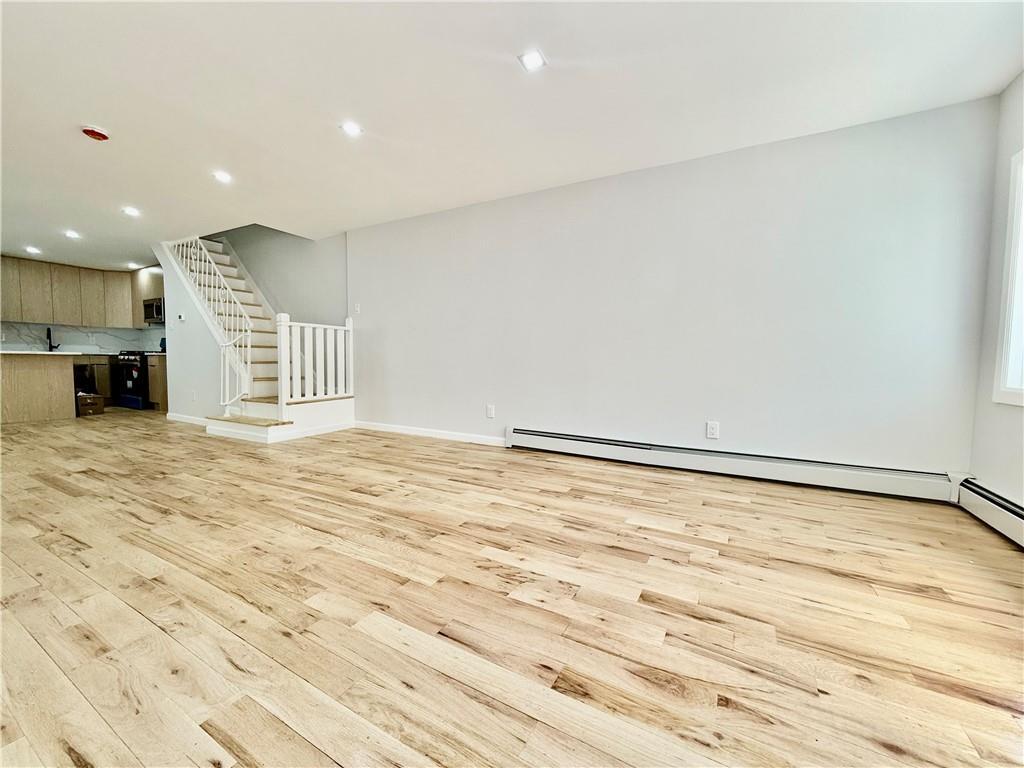 Primary Photo - 1499 E 52nd St