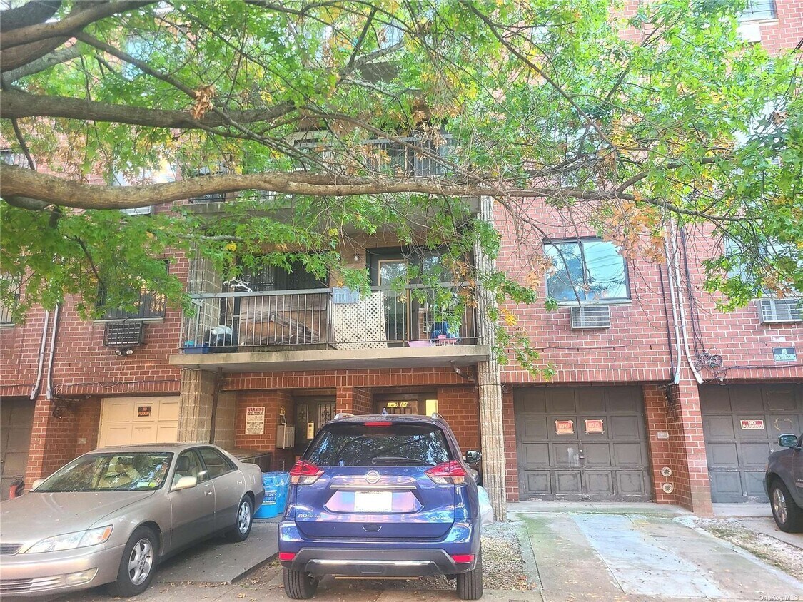Primary Photo - 140-14 33rd Ave