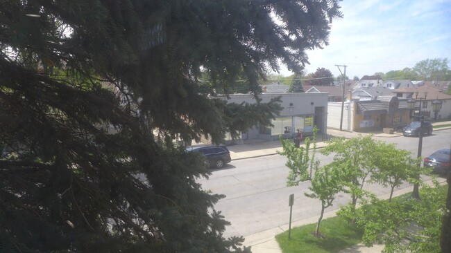 Foto del edificio - 7430 W Diversey Ave
