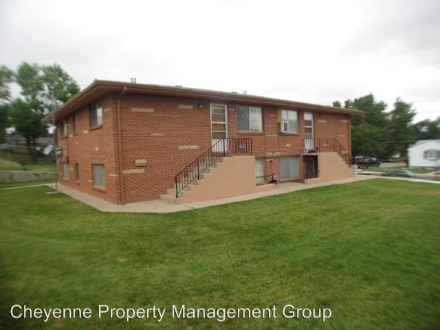 Building Photo - 1745 Oxford Dr