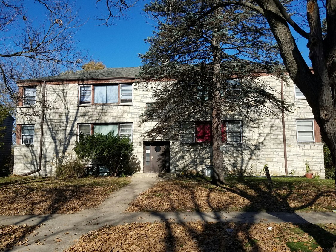 Foto principal - 2415 Benderwirt Ave