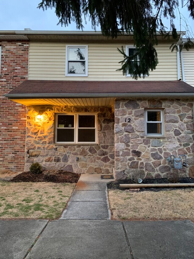 12 Colonial Square Dr, Lindenwold, NJ 08021 House Rental in