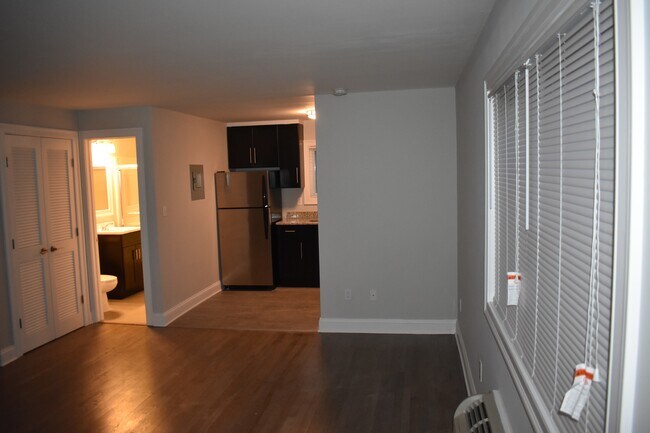 Building Photo - The IVE at West Cedar