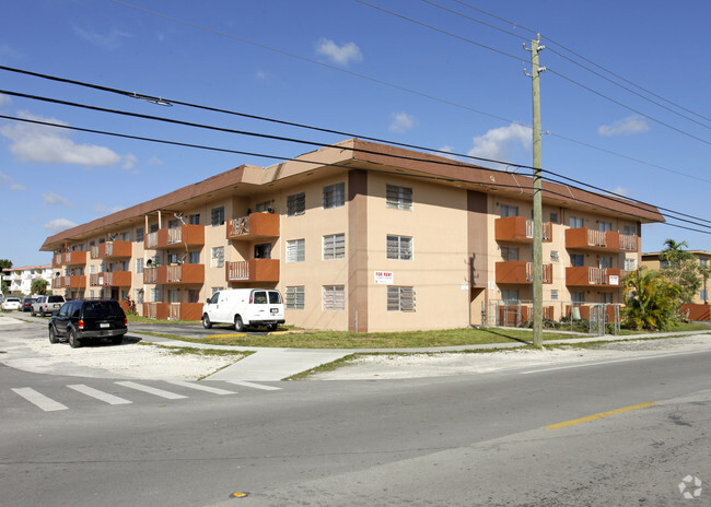 Foto del edificio - Caribbean Club Apartments