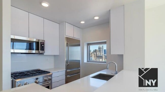 Building Photo - 2 bedroom in New York NY 10001