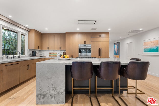 Foto del edificio - 3355 Alana Dr