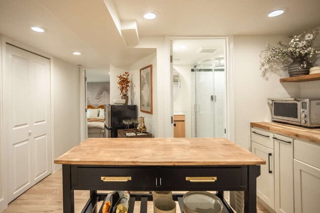 Foto del edificio - 300 Inca St