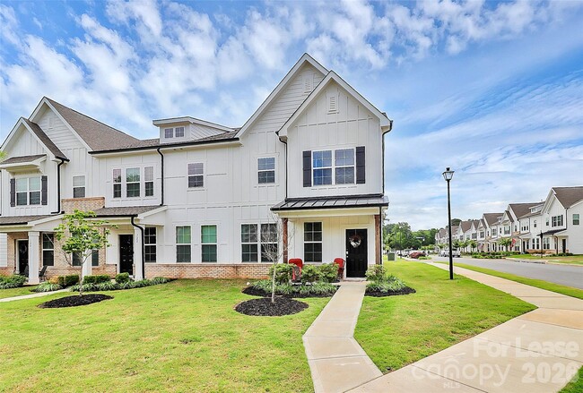Building Photo - 720 Herlong Ave