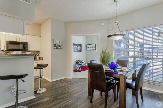 2Br,1Ba - 825SF - Blake - Dining Area - Villas of Josey Ranch Apartments