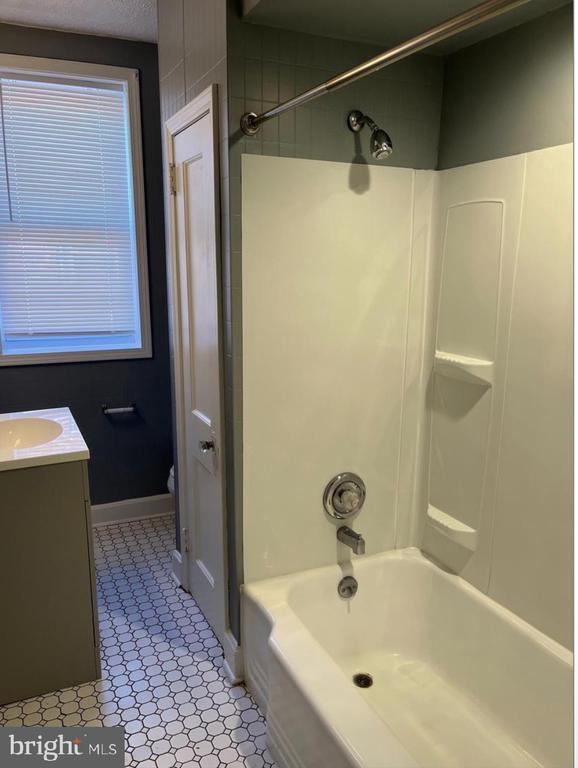 Building Photo - 116 Haddon Ave