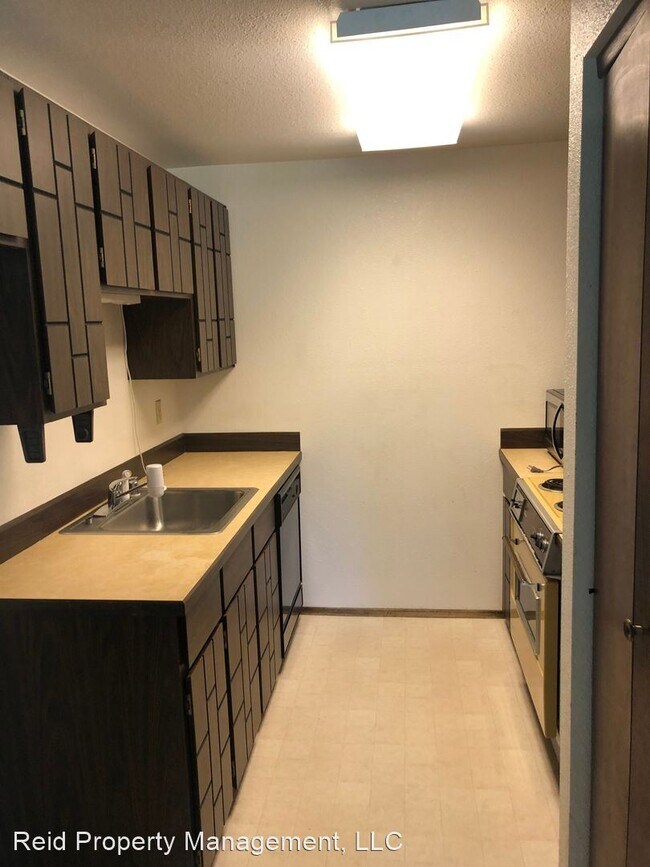 Building Photo - 651-661 Smith St