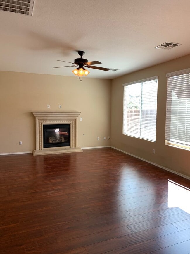 Building Photo - Prime Summerlin location near Red Rock! 4 ...