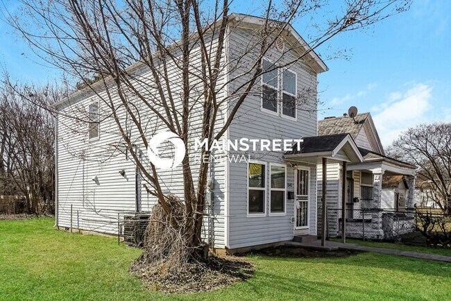 Foto del edificio - 3 Bedroom Pet-Friendly Home in Louisville, KY with Main Street Renewal