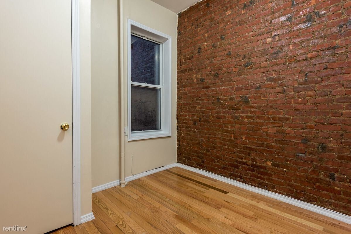 Foto del edificio - 3 br, 1 bath Apartment - 27 Kingsland Ave