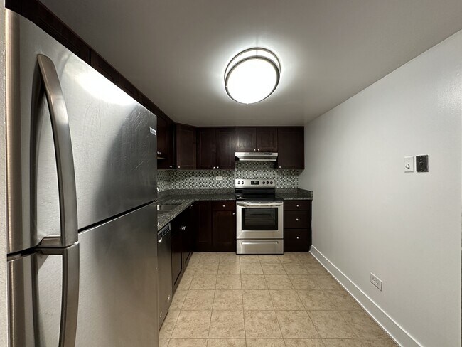 Building Photo - 525 N Quentin Rd