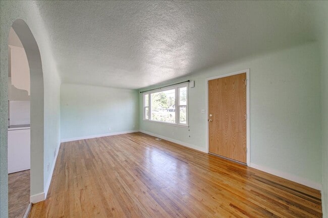 Building Photo - Boise Bench Bliss – Location, Style, and S...