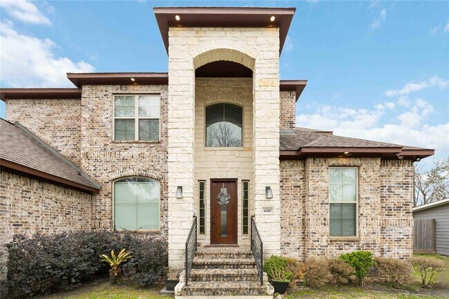 Foto del edificio - 4310 Fernwood Dr