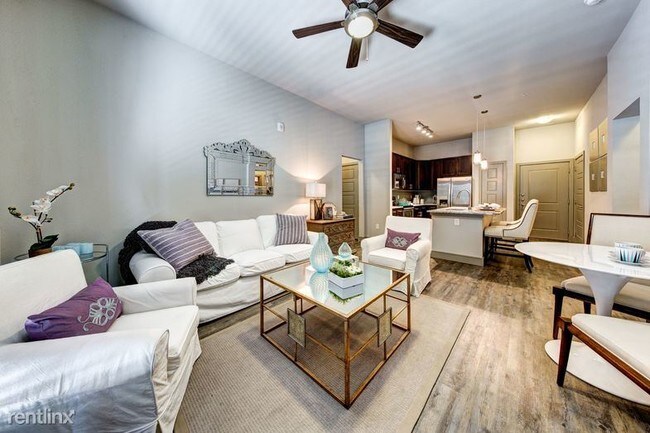 Building Photo - 6947 Oak Dr