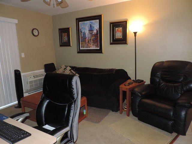 2_Living Room - 2300 Light Rd