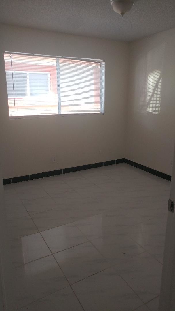 Bedroom 1 - 626 N Kingsley Dr