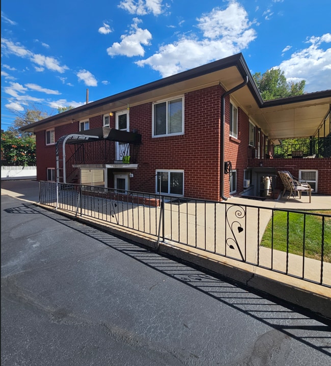 Building Photo - 5900 Yukon Ct